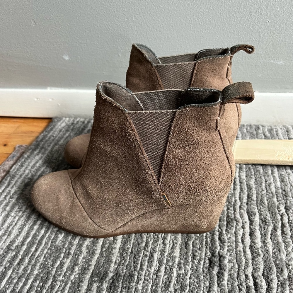 Toms suede wedge booties